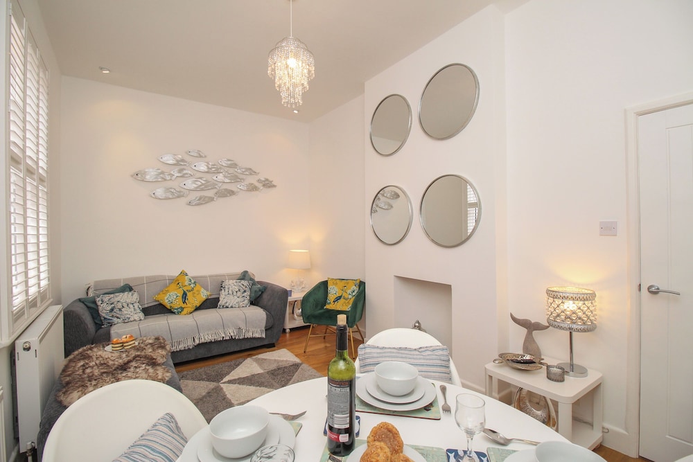 The Cottage — 4-Star Luxury Hotel in Weymouth, United Kingdom