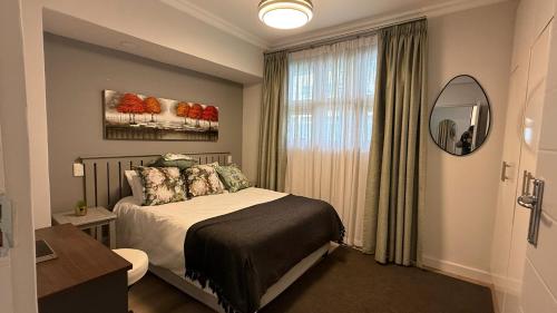INVERNESS 14 Camberwell Road SEA POINT BEST LOCATION super luxury one bedroom with pool balcony garden & Sea Views