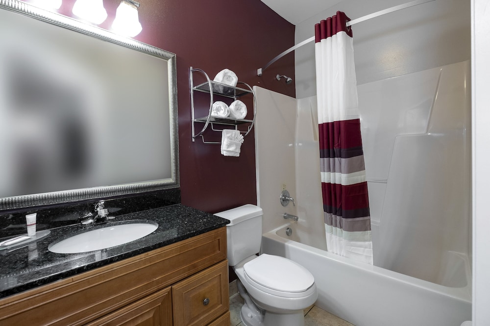 Red Roof Inn & Suites Wilson - photo 34