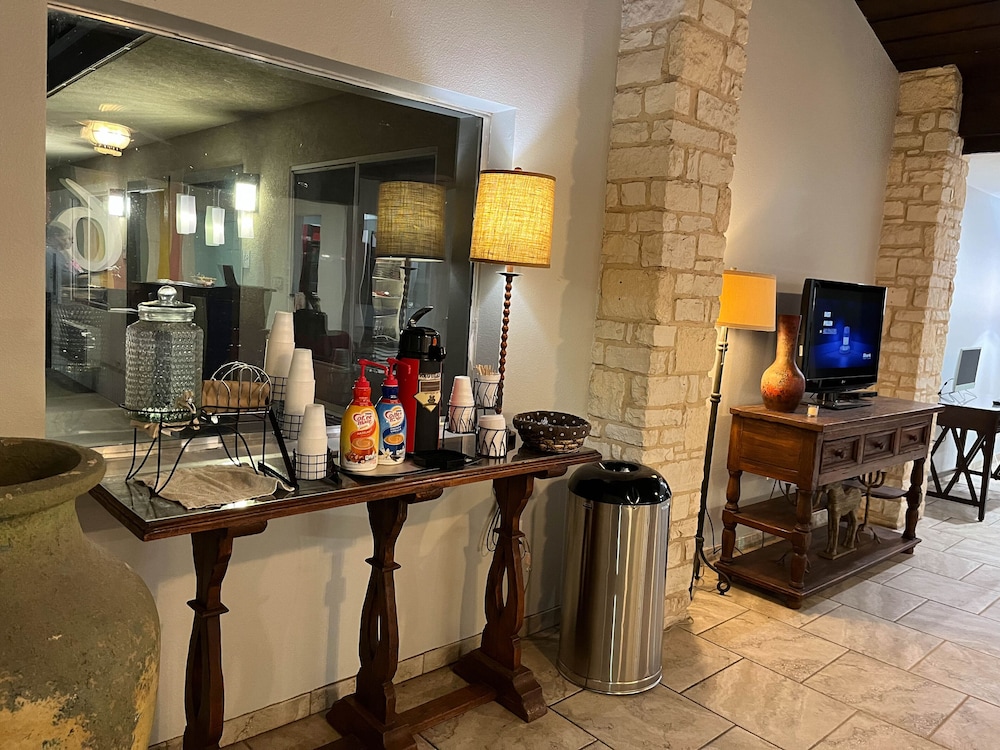 Motel 6 Junction TX Llano River - photo 89