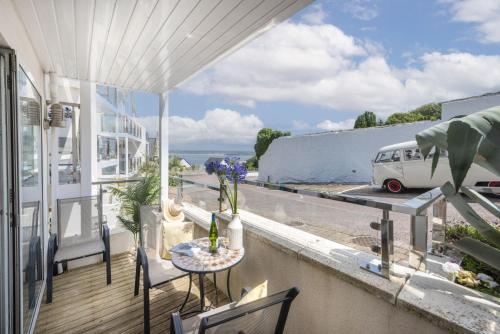 Apartment By The Sea Wi Fi Pets Accepted — 4-Star Luxury Hotel in St Ives, United Kingdom