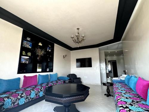 Beautiful Bright and modern 3 bedroom apartment — 4-Star Luxury Hotel in Casablanca, Morocco