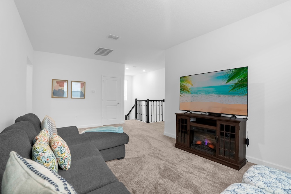 Upstay NEW Build at Championsgate With Pool Spa - photo 19