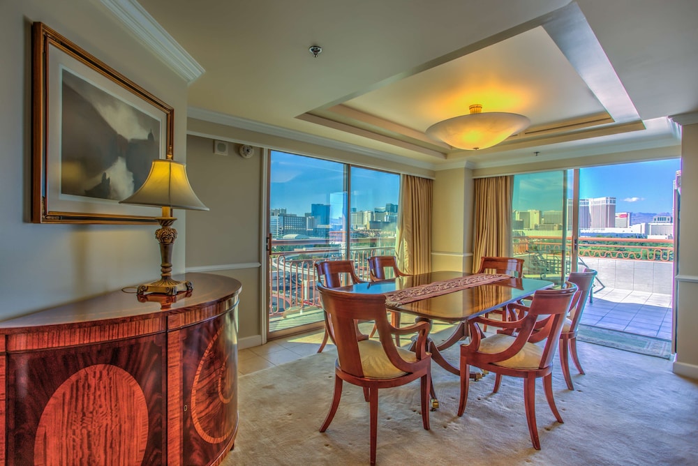 Embassy Suites by Hilton Convention Center Las Vegas - photo 3