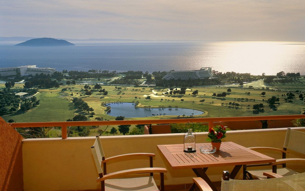 Kelyfos Hotel Bungalows and Suites in Neos Marmaras, Greece