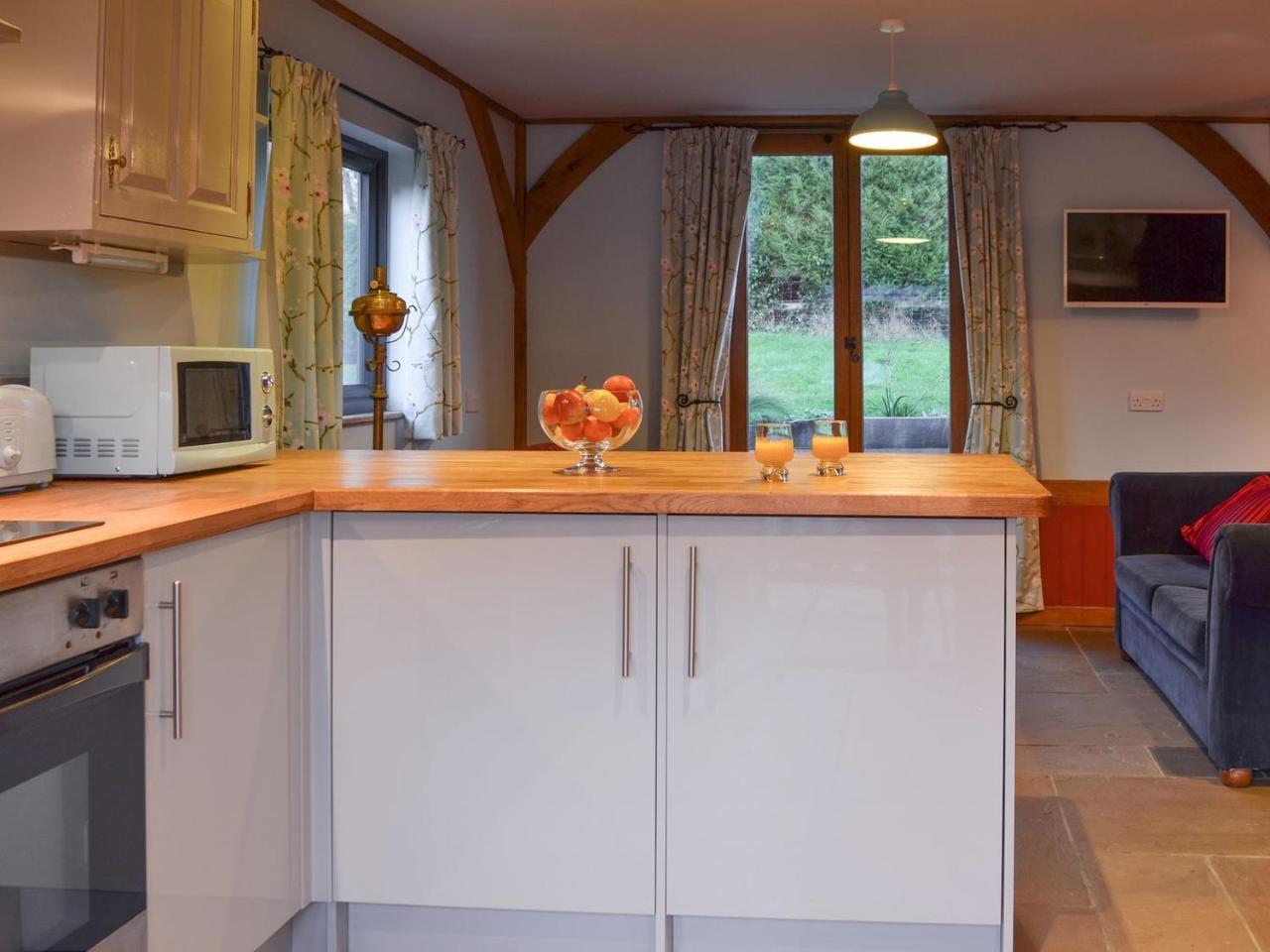 Boreham Bridge Barn in Battle, United Kingdom