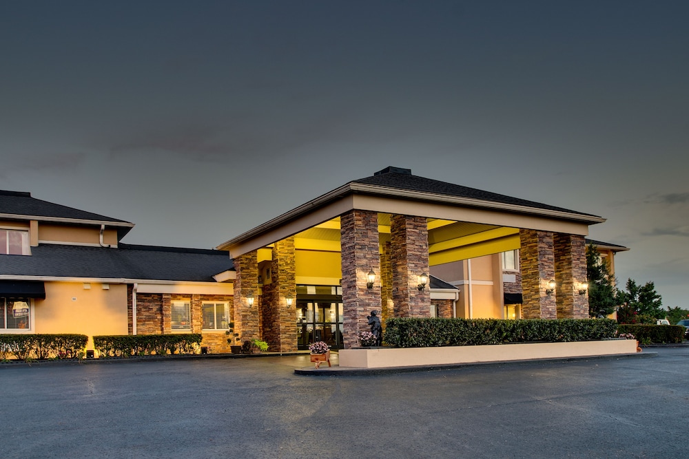 Greenfield Inn and Suites Elizabethtown KY I65 Exit 94 - photo 50