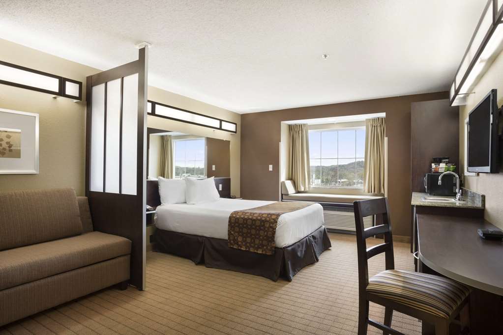 Microtel Inn & Suites by Wyndham Cambridge - photo 13
