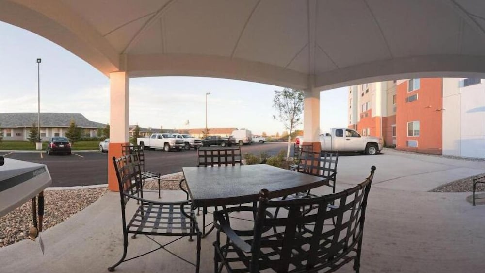 Candlewood Suites Minot by IHG - photo 39