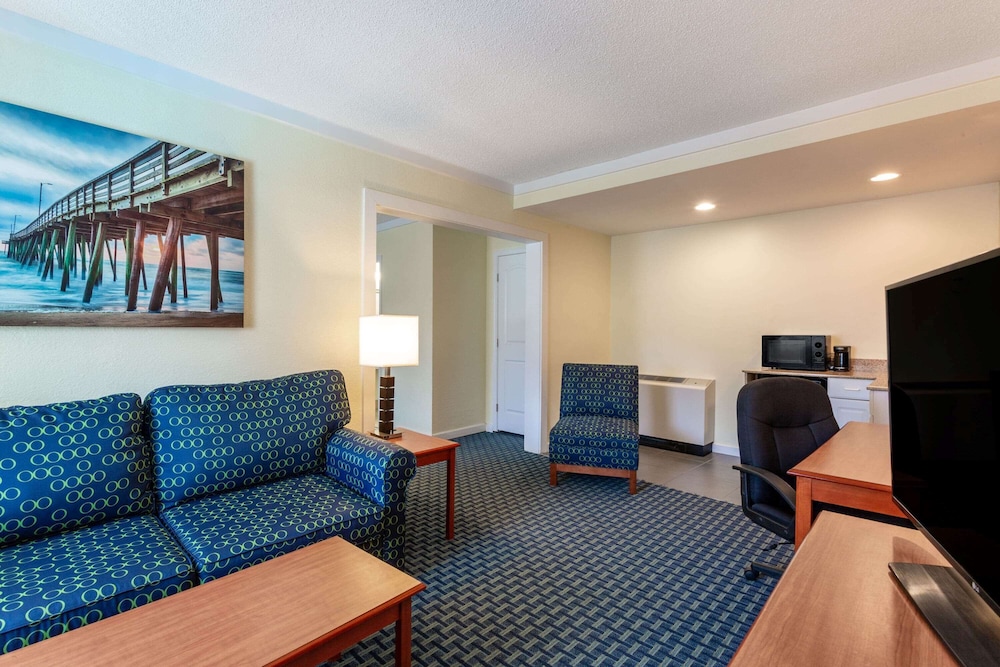 Ramada by Wyndham Virginia Beach - photo 10