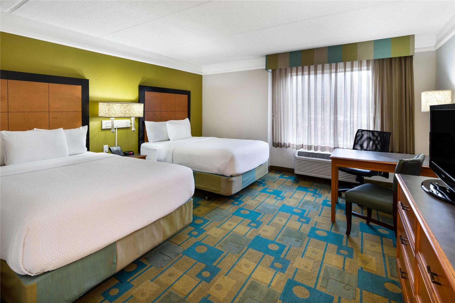 La Quinta by Wyndham Haywood Mall Near Greenville Downtown - photo 25
