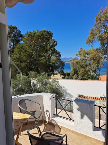 Apartment with sea view and balcony 60m from beach — 4-Star Luxury Hotel in Agios Georgios, Greece