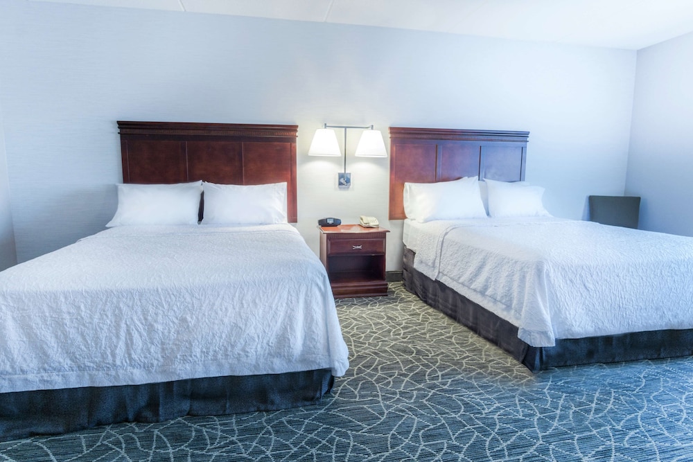 Hampton Inn & Suites Berkshires Lenox - photo 11