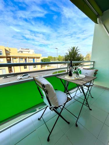 GATU Villa Sol junto a la playa piscina 2 baA os aire cc terraza SA3lo familias o grupos mayores de 25 aA os — 4-Star Luxury Hotel in El Puerto De Santa Maria, Spain