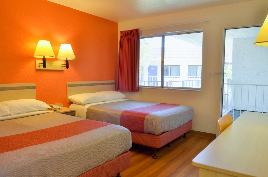 Motel 6 Santa Nella on i 5 - photo 20