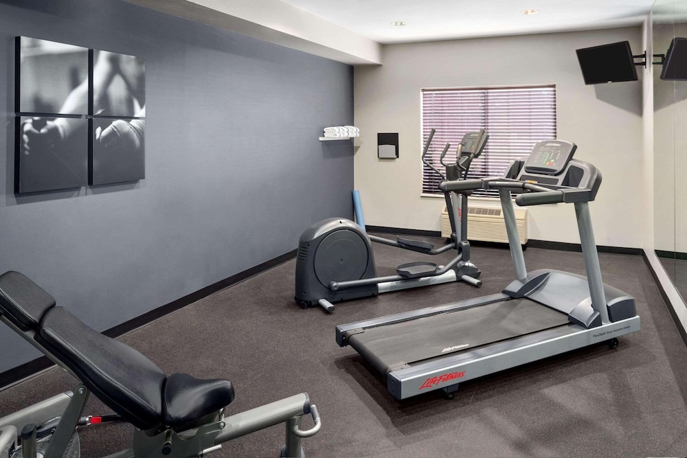 Country Inn and Suites By Radisson Manteno IL - photo 7