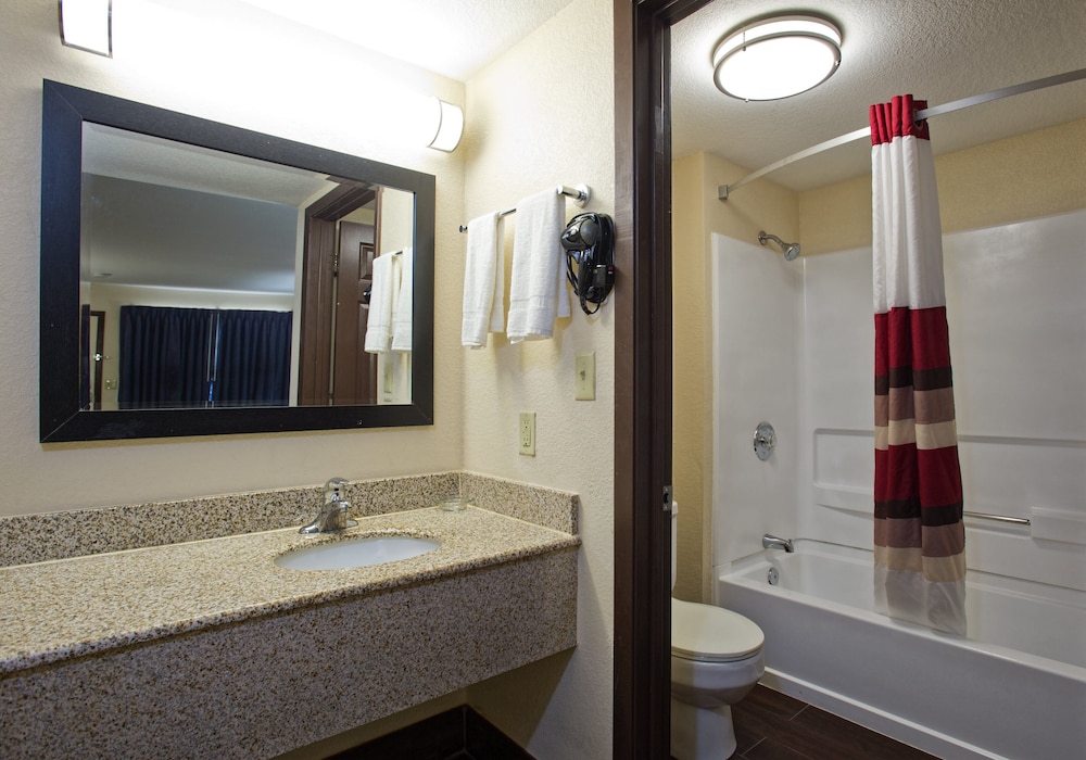 Red Roof Inn Corpus Christi South - photo 14
