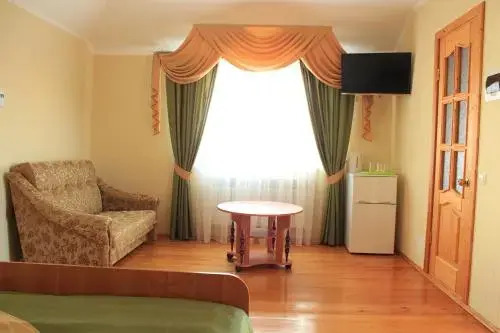 U Lukomorya Inn — hotel in Yeysk