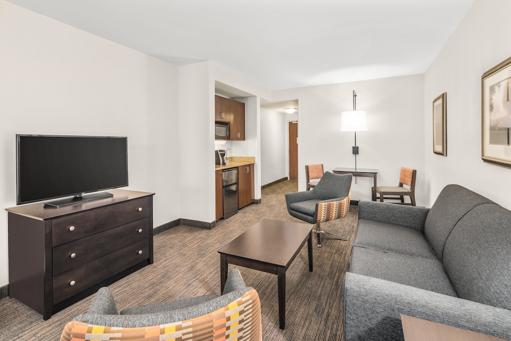 Holiday Inn Express & Suites Wilmington Newark by IHG - photo 21