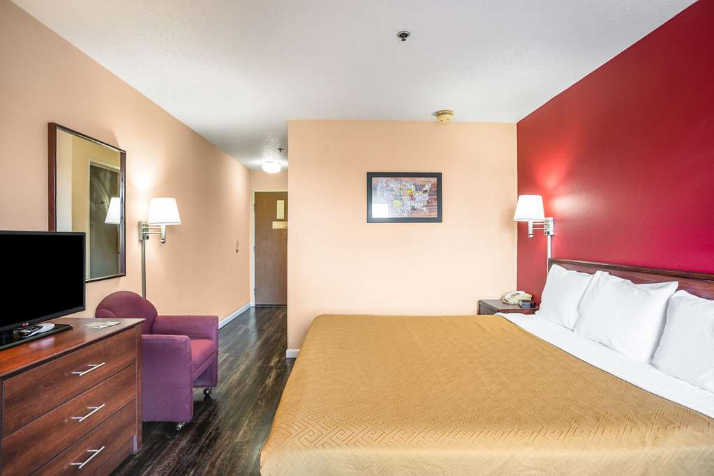 Econo Lodge Princeton - photo 11