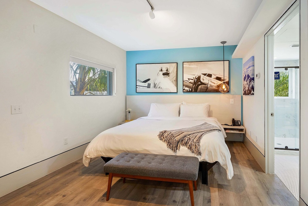 Ocean Treasure Beachside Suites - photo 37