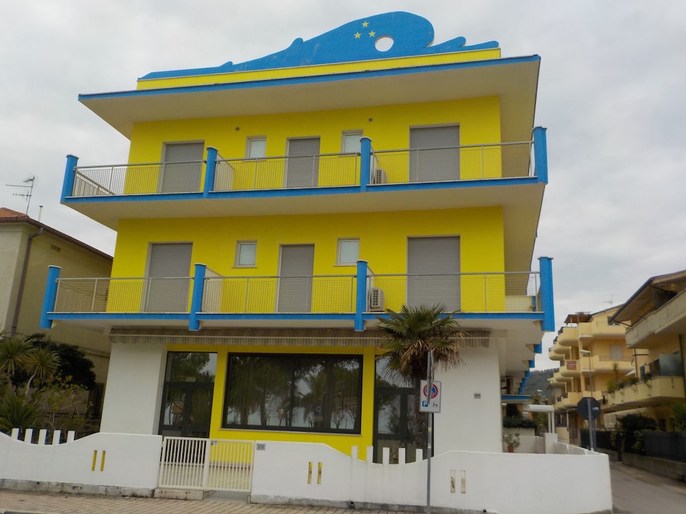 Hotel Poseidon — hotel in Tortoreto Lido