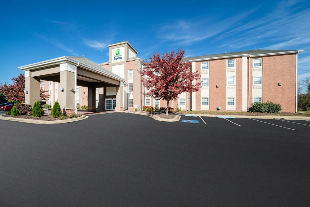Holiday Inn Express Prince Frederick by IHG - photo 38