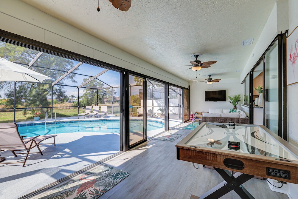 Apollo Beach Oasis: Lanai Heated Pool — Apollo Beach — photo 2