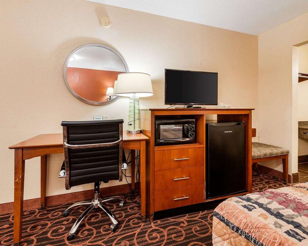 Econo Lodge Jasper - photo 10