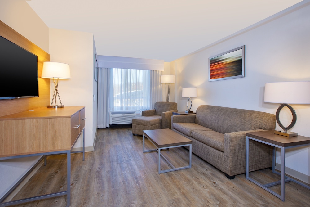 Holiday Inn Morgantown University Area by IHG - photo 12
