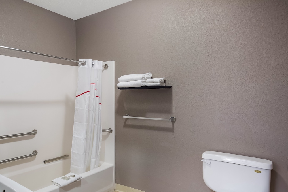 Red Roof Inn & Suites Bloomsburg Mifflinville - photo 25