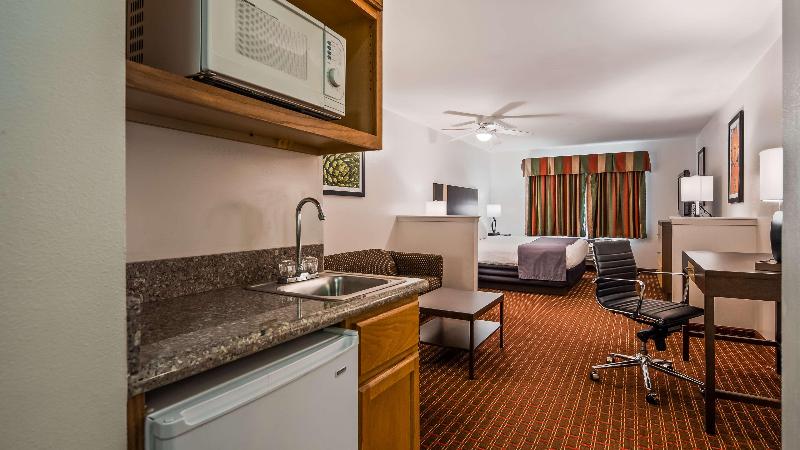Best Western Inn & Suites - photo 19