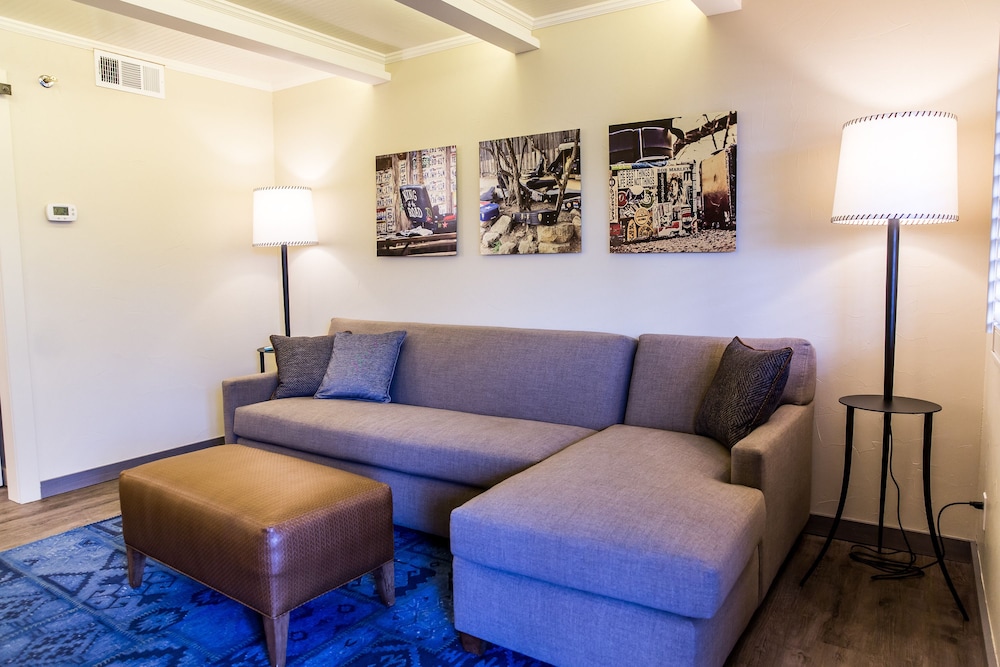 Fredericksburg Inn & Suites - photo 29