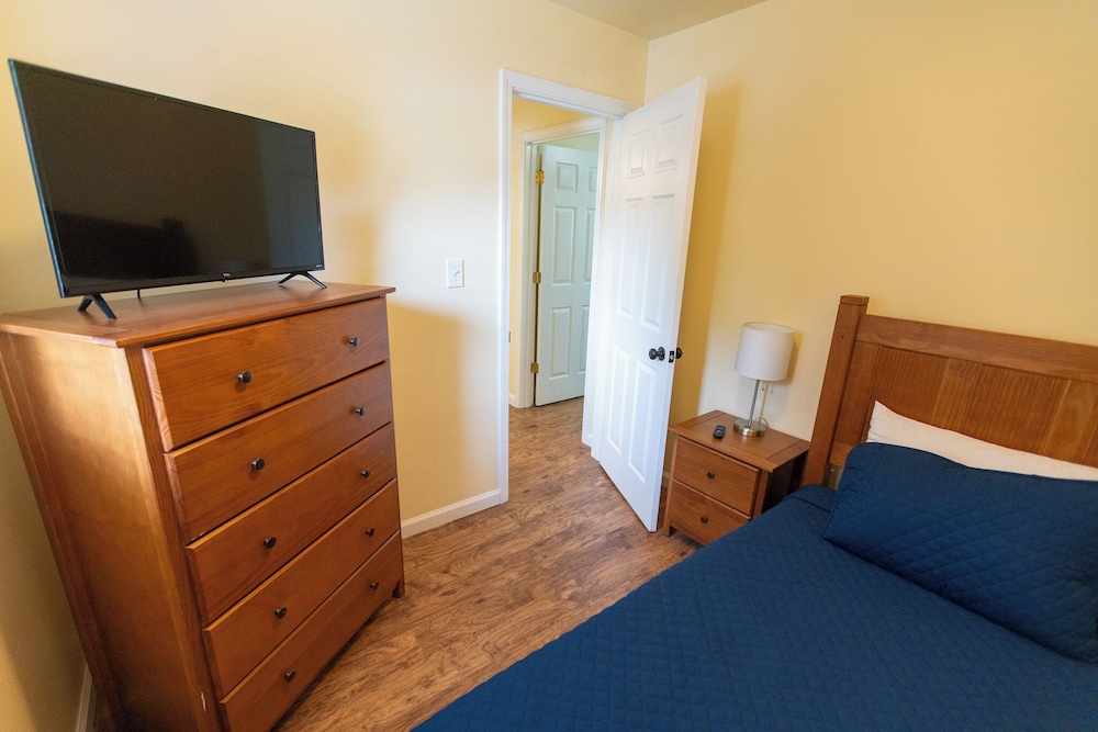 Howard's Creek Inn - photo 16