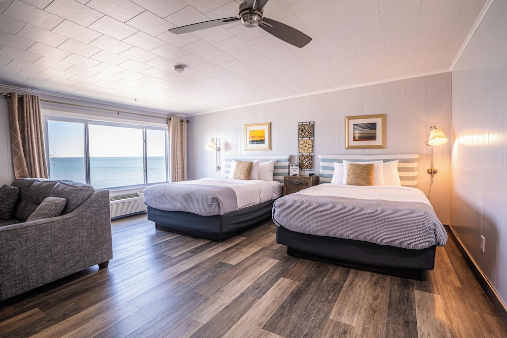 Beachfront Inn - photo 29