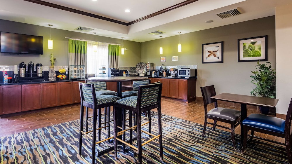 Best Western Plus Denver City Hotel and Suites - photo 17