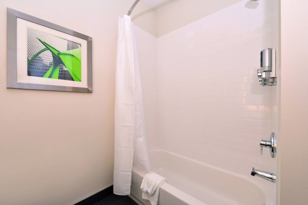 Four Points by Sheraton Mt Prospect O'Hare - photo 21
