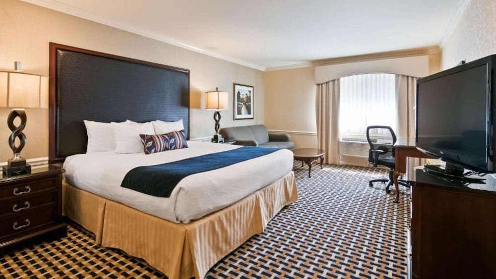 Best Western Plus Puyallup Hotel - photo 11