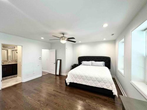 Beautifully Renovated House 10 mins from Downtown — 4-Star Luxury Hotel in Chicago, United States