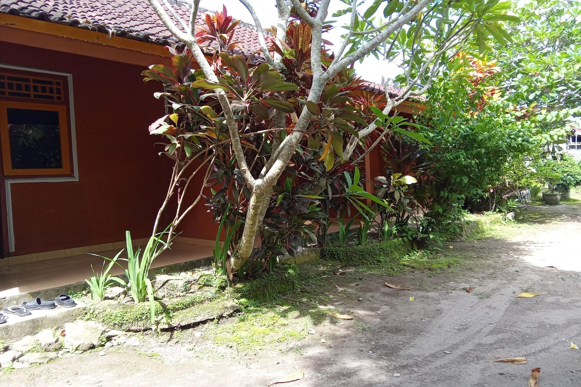 Hotel O Dannis Homestay Near Musholla Al Istiqomah Terawangan — hotel in Narmada