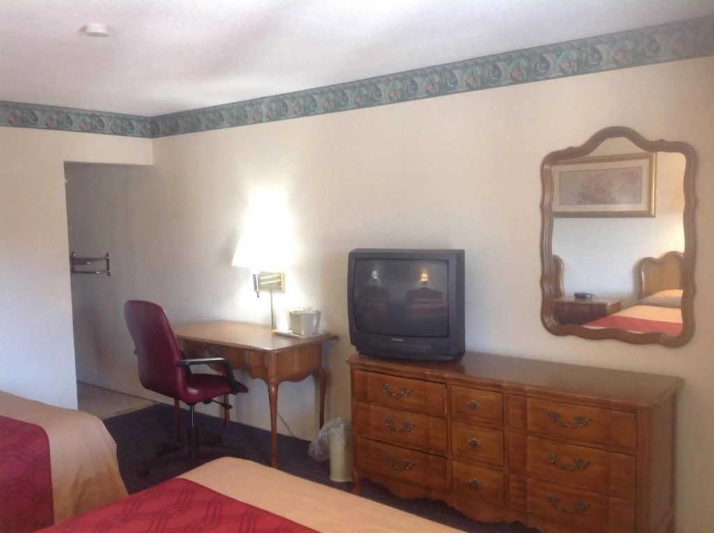 New Haven Inn - photo 10