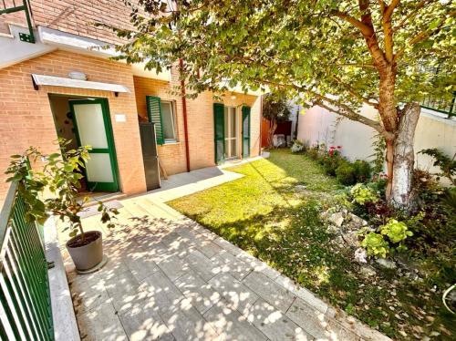 Malù apartment wifi private parking and garden in centre — 4-Star Luxury Hotel in Sirolo, Italy