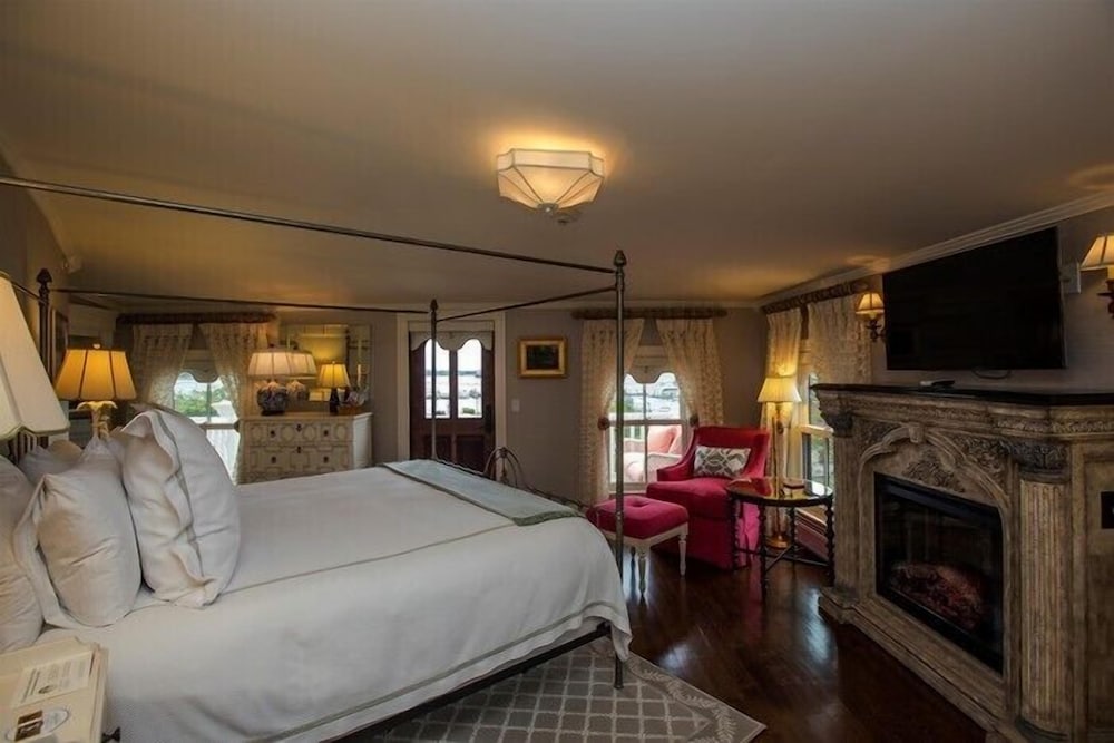 Saybrook Point Resort & Marina - photo 20