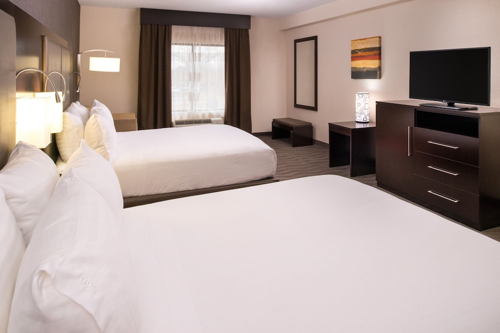 Holiday Inn Express Hotel & Suites Monroe - photo 13