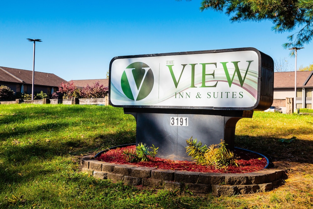The View Inn & Suites - photo 42