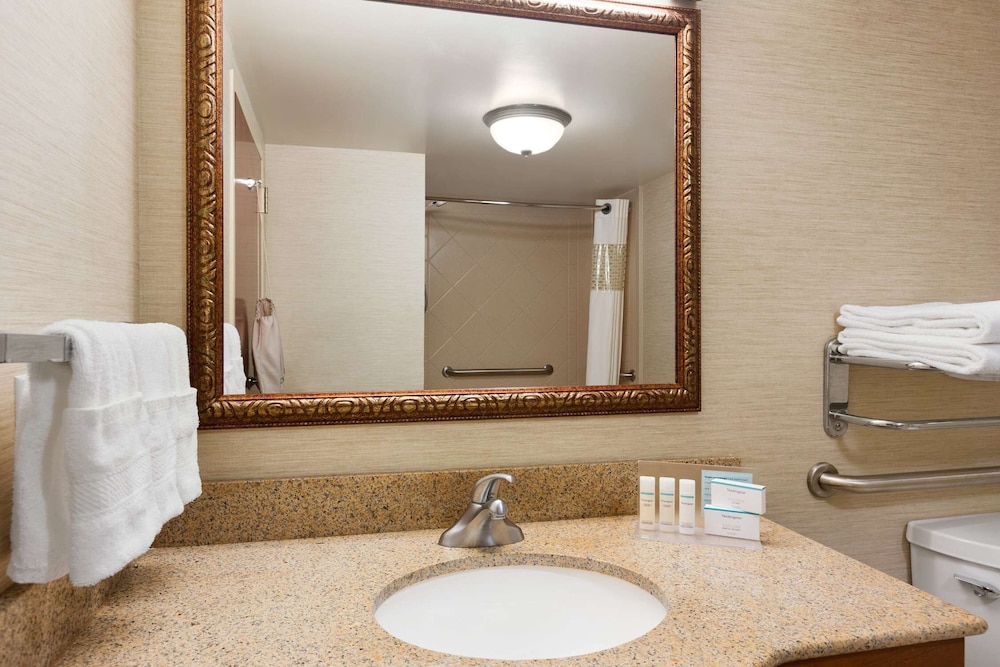 Hampton Inn & Suites Williamsburg Historic District - photo 32