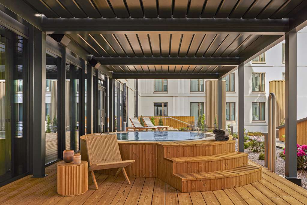 Clarion Hotel Helsinki Airport — 4-Star Luxury Hotel in Vantaa, Finland