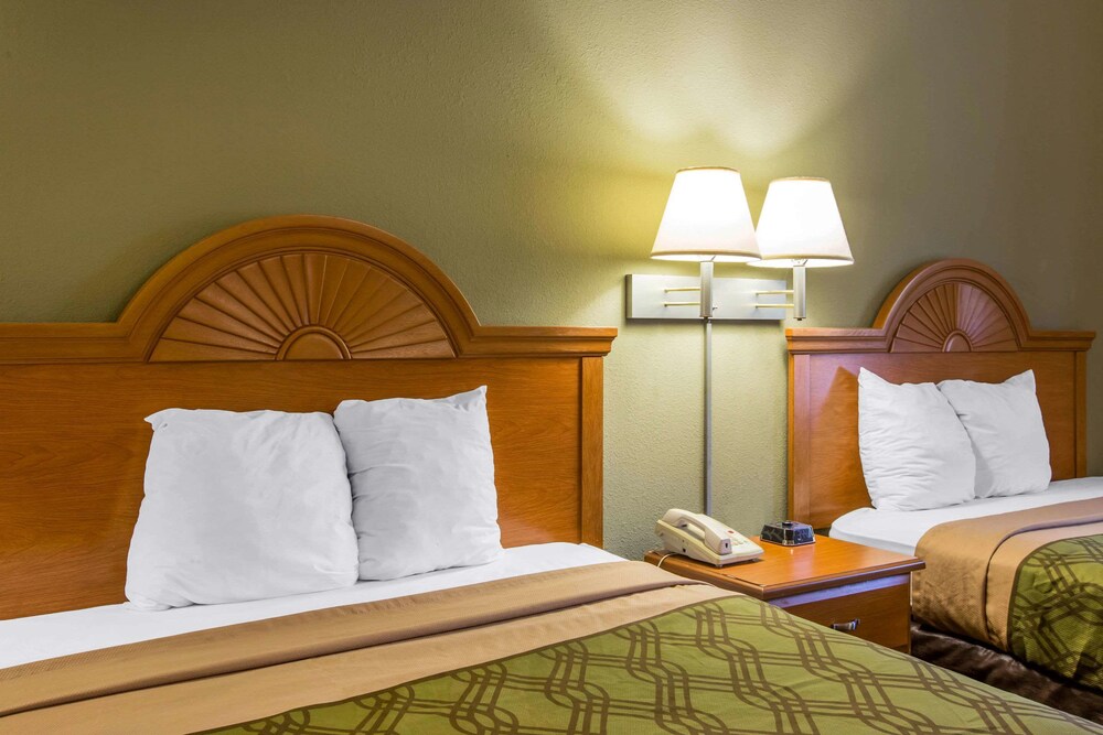 Econo Lodge Valdosta - photo 8