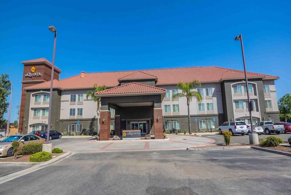 La Quinta Inn & Suites by Wyndham Fowler - photo 8