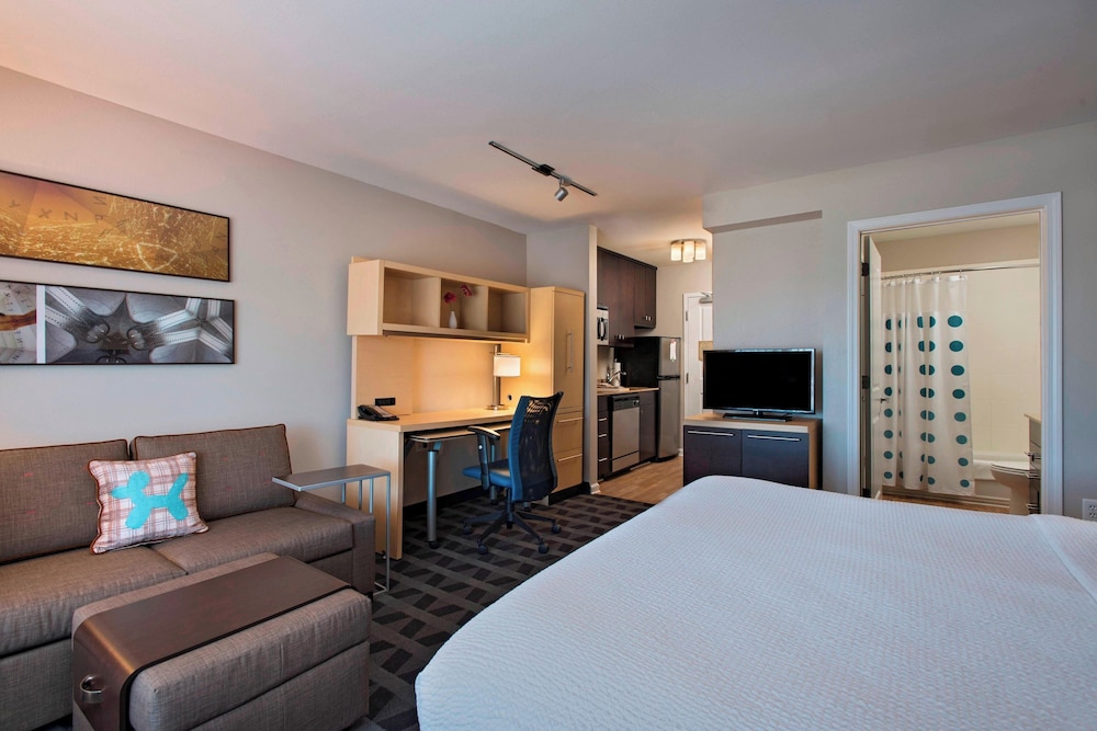 TownePlace Suites Fayetteville Cross Creek - photo 8